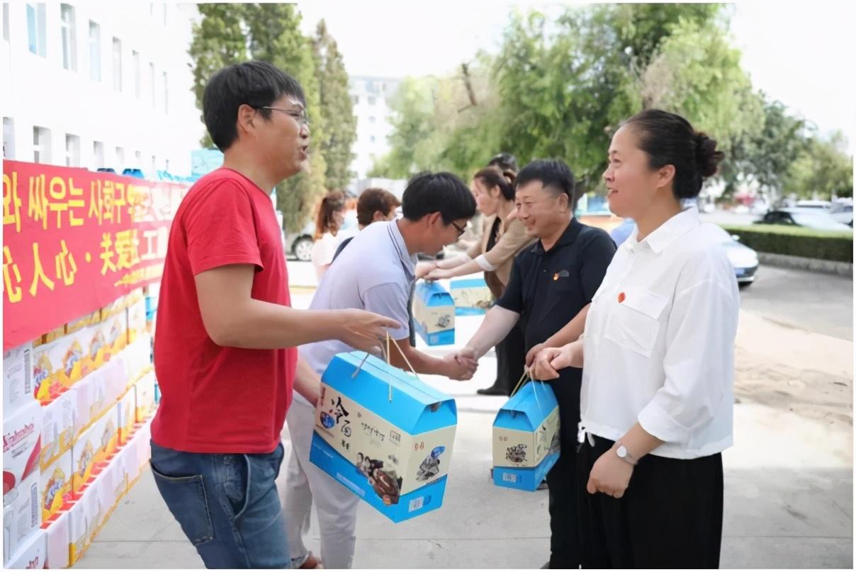 紧盯四类乱象，坚持五大执法方向，构建社会治理新格局