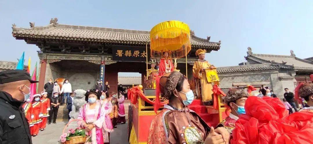 陪嫁习俗的演变与现代意义，多以陪嫁形式返还小家庭的文化透视