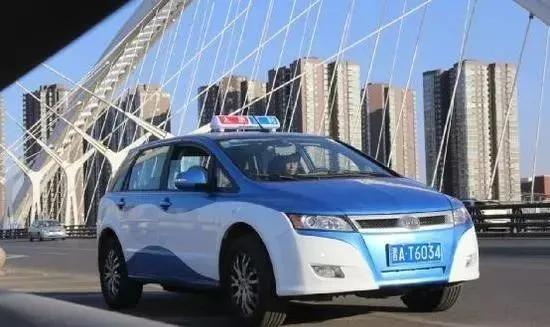 去年四季度债务置换政策实施后的经济效应与市场影响深度剖析