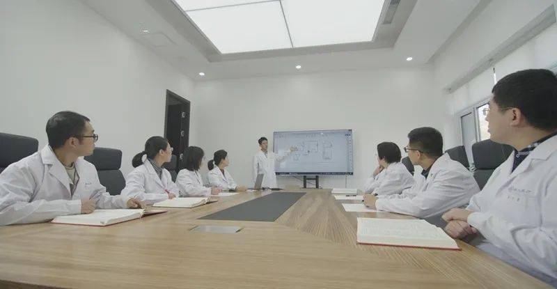 科学抗疫显成效，新冠病毒载量最大下降超96%的奇迹之路
