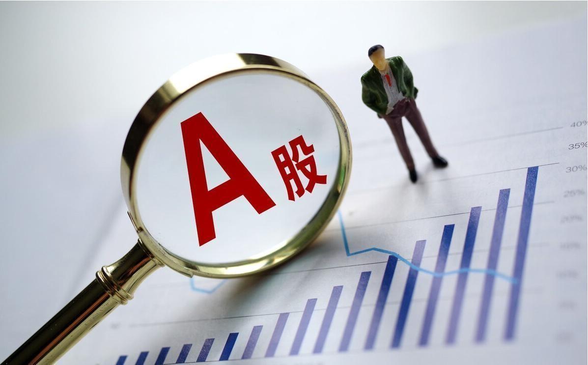 大宗商品市场动态，沪锌、原油、焦煤与菜油的价格波动与影响分析