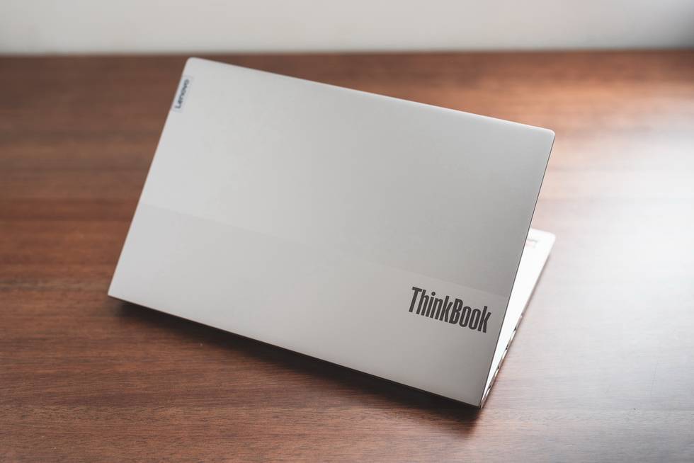 联想震撼发布，ThinkBook Codename Flip—革新双屏AIPC，重塑未来工作形态