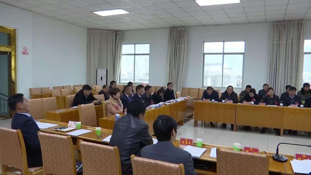 从被动调整到顺势而为，企业转型的年度跨越