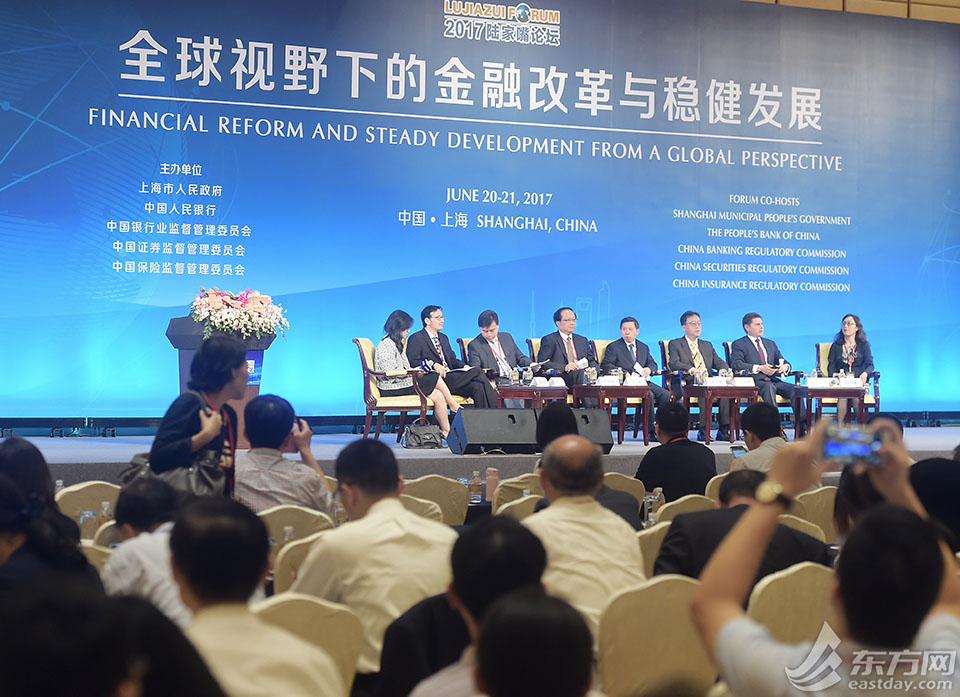 贝莱德ETF闯关之路，金融创新与监管挑战的交汇点