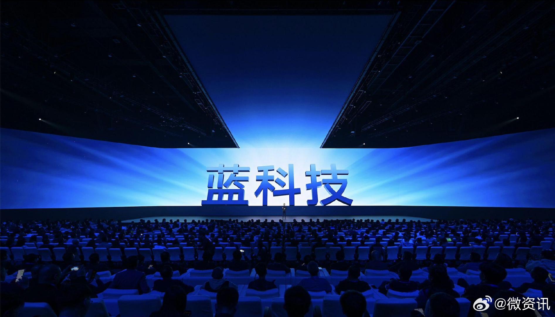股票300247，从行业新秀到科技蓝筹的蜕变之路