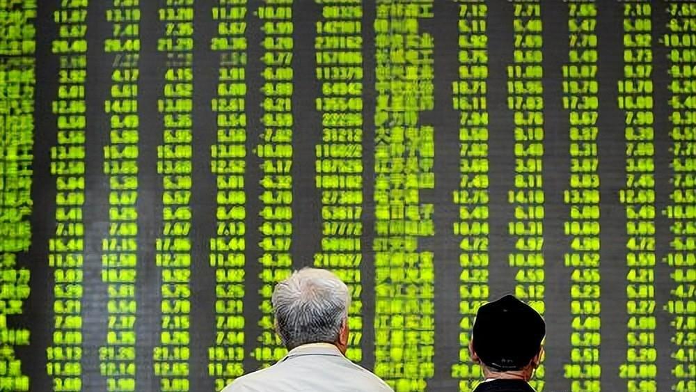 8月股市暴跌，市场波动中的绝对正常现象解析