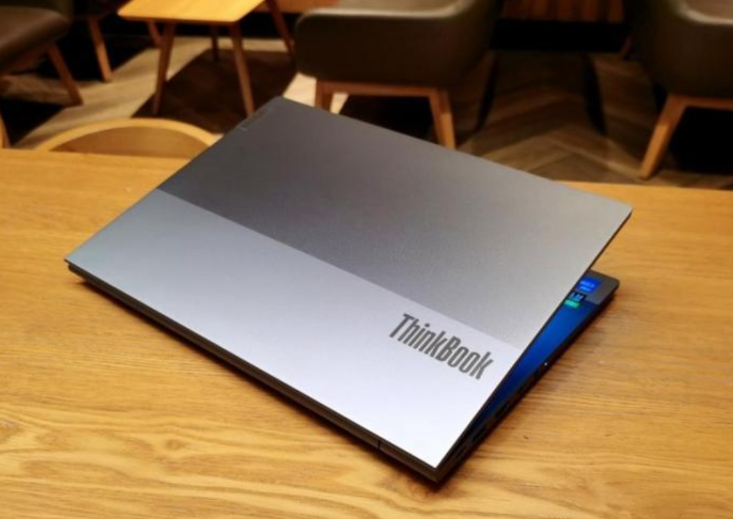 联想震撼发布，ThinkBook Codename Flip—革新双屏AIPC，重塑未来工作形态