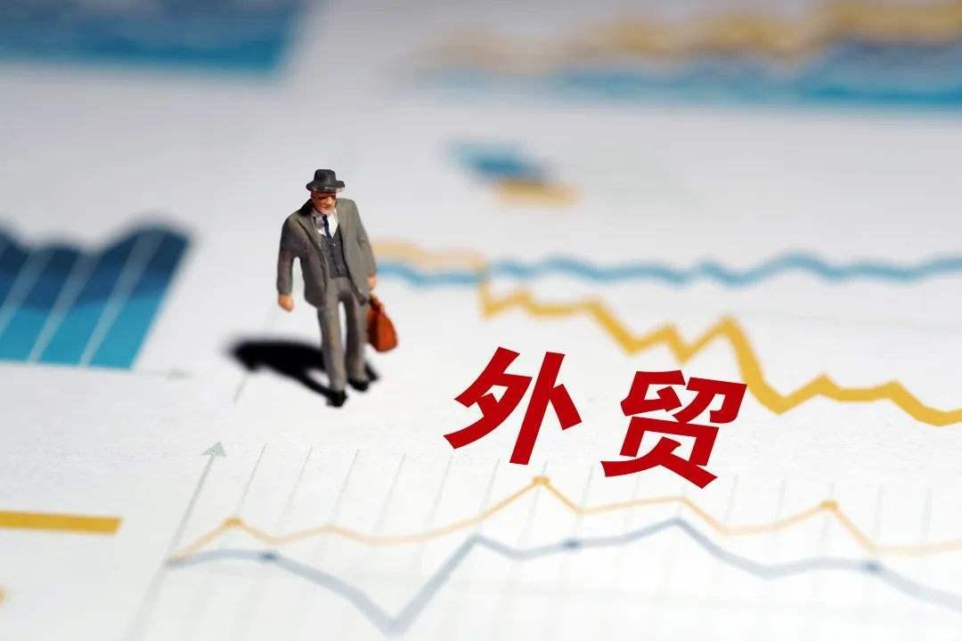 关注预期修正风险，在不确定中寻找稳健之路