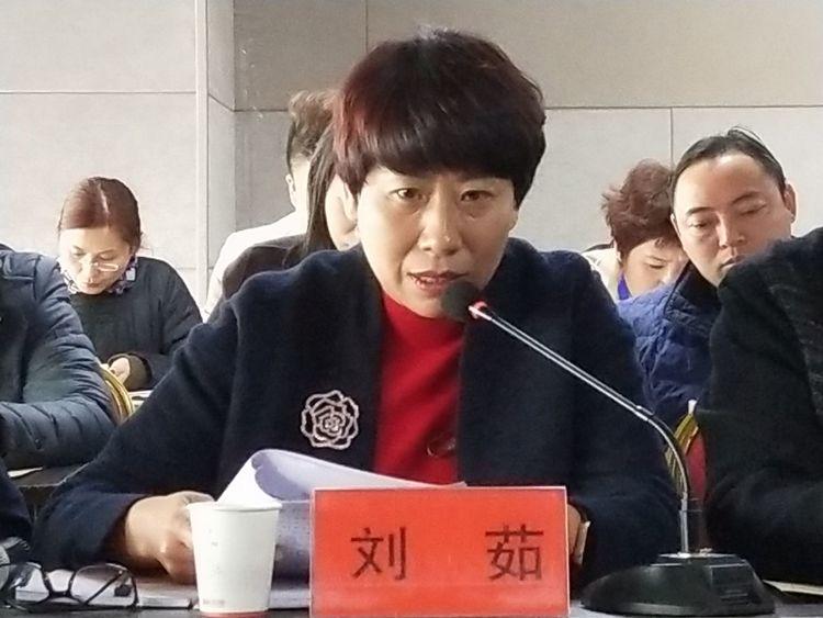 研究出台更多保护投资者合法权益的硬招实招，构建公平、透明、稳健的金融市场环境