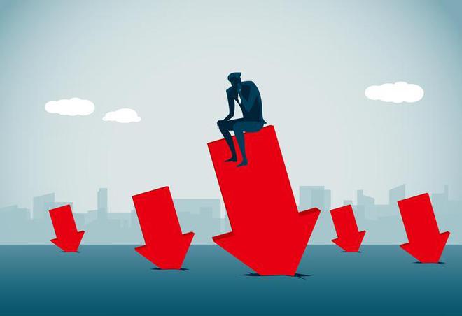 美国经济风云变幻，消费支出放缓下的政策观望、健康风险与商业决策调整