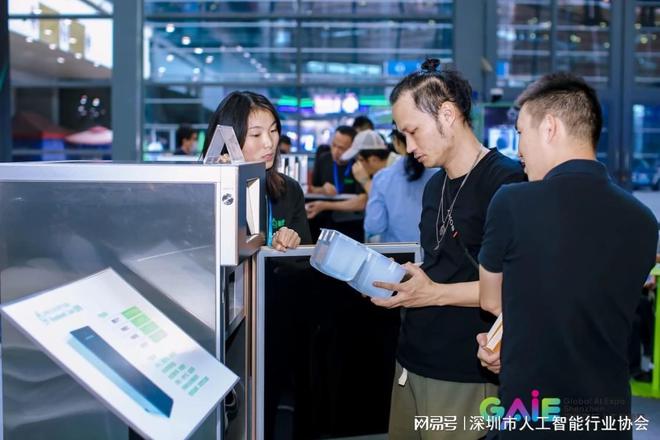 探索智能投资新纪元，中恒创新炒股软件下载指南