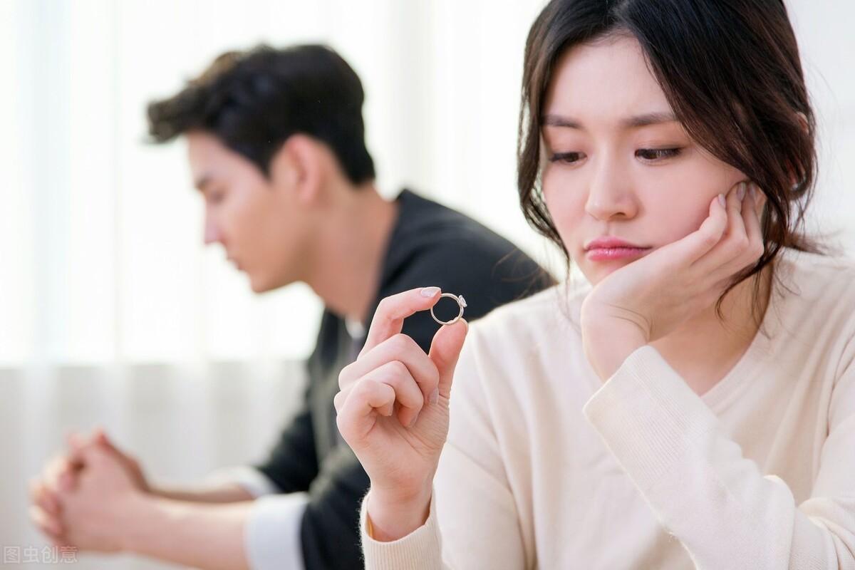 在法律的阴影下，尚未收到传票的日子