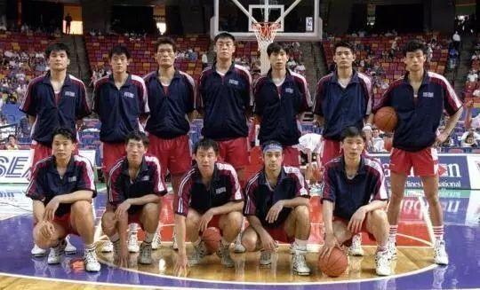 2023年12月11日金融市场概览，黄金、原油、外汇、股指枢纽点及多空占比分析