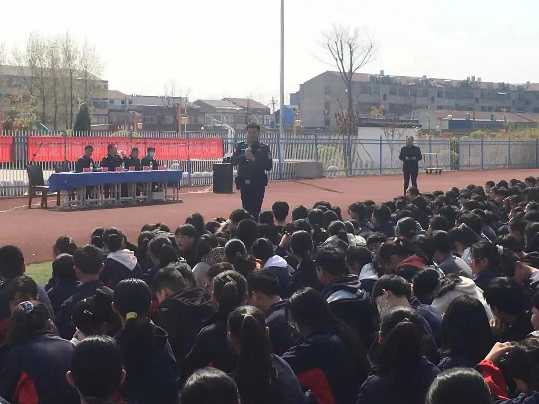未成年人犯罪现象剖析，其中11人不满16岁的案例分析