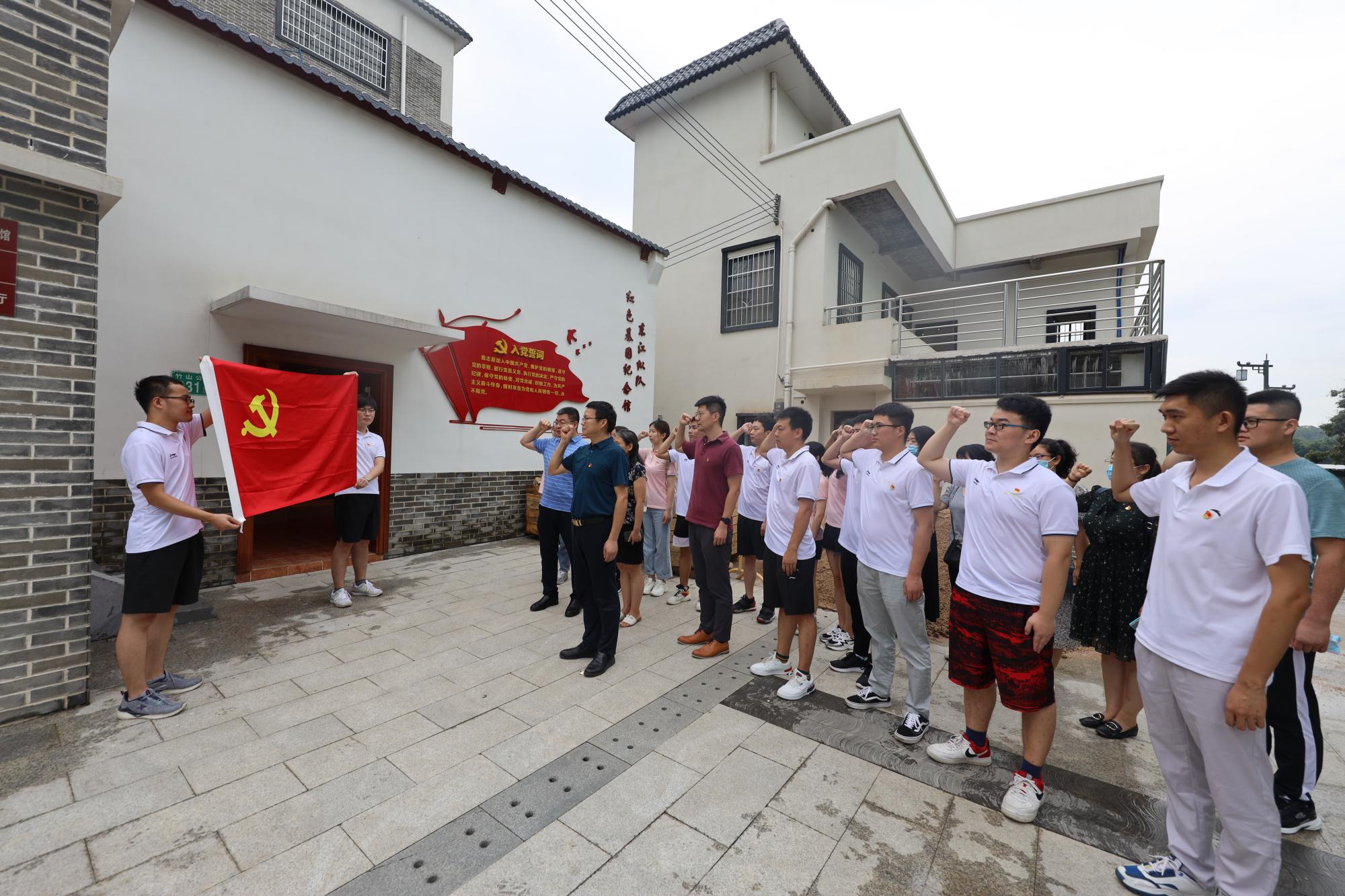 从不务正业到创新引领，一段被误解的奋斗史