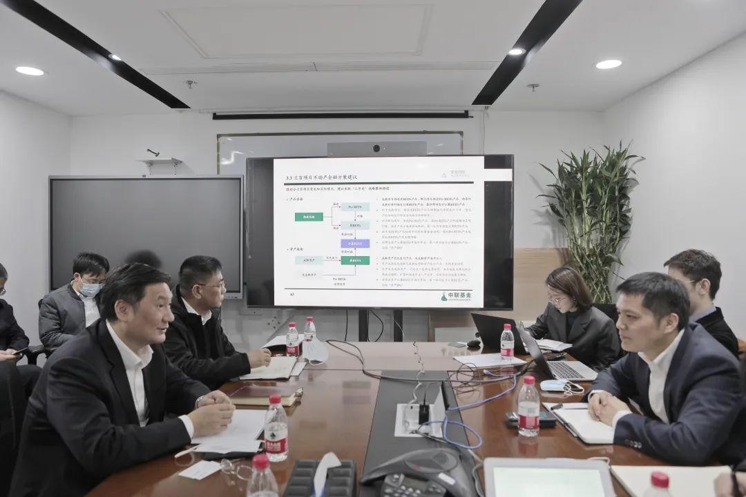 探索金融投资领域，买基金炒股必备软件指南